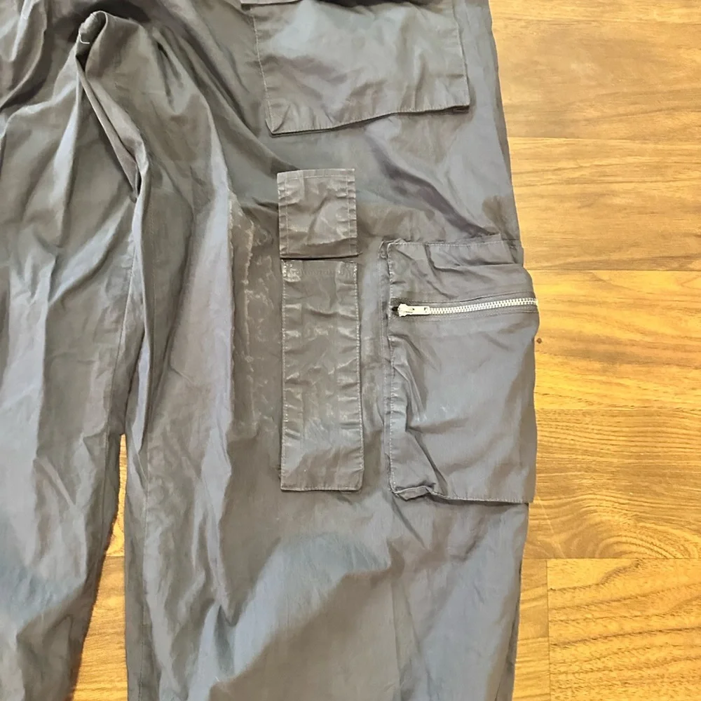Rue21 Black Cargo Pants with Multi-Pocket Detail - Picture 3 of 4